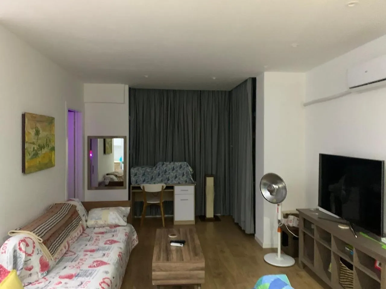 Vlora Waterfront Apartment